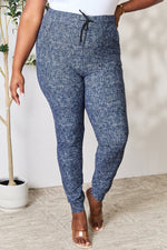 Load image into Gallery viewer, LOVEIT Heathered Drawstring Leggings with Pockets
